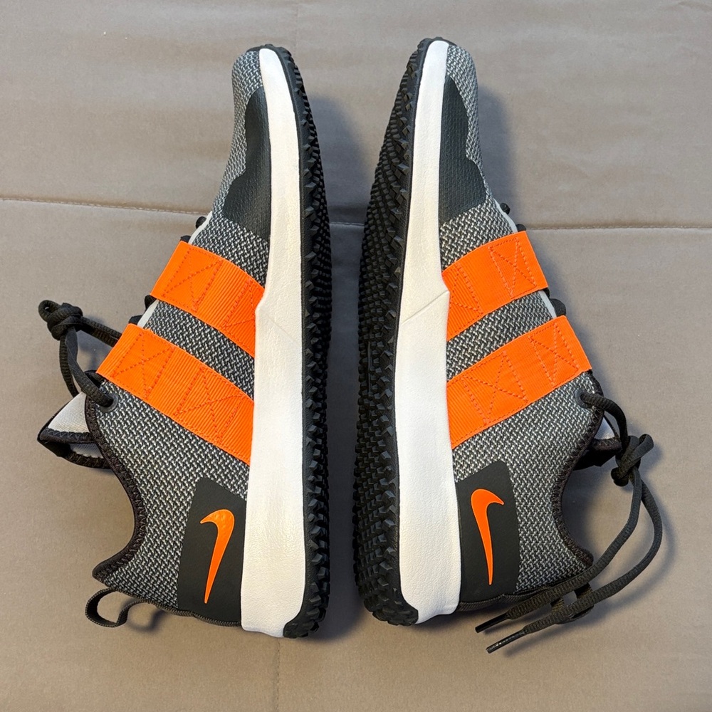 Nike - Picture 5 of 6